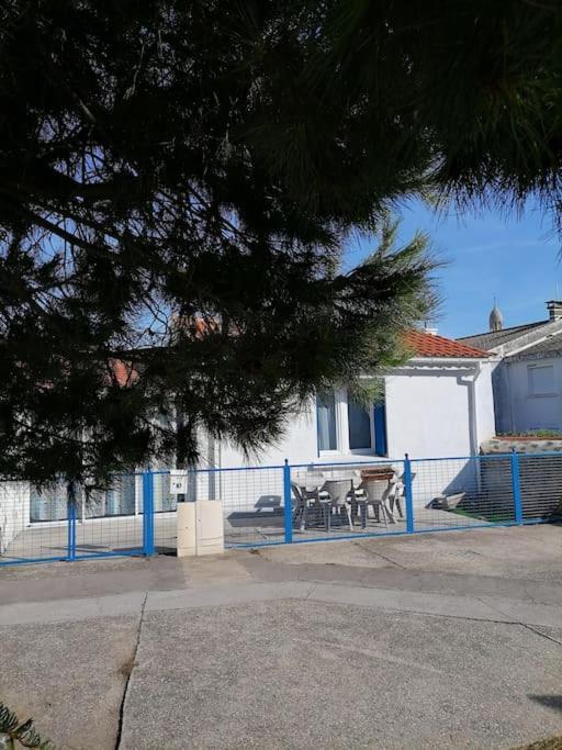 Maison De Pecheur Cour Privee En Centre Ville Saint-Gilles-Croix-de-Vie Exterior photo